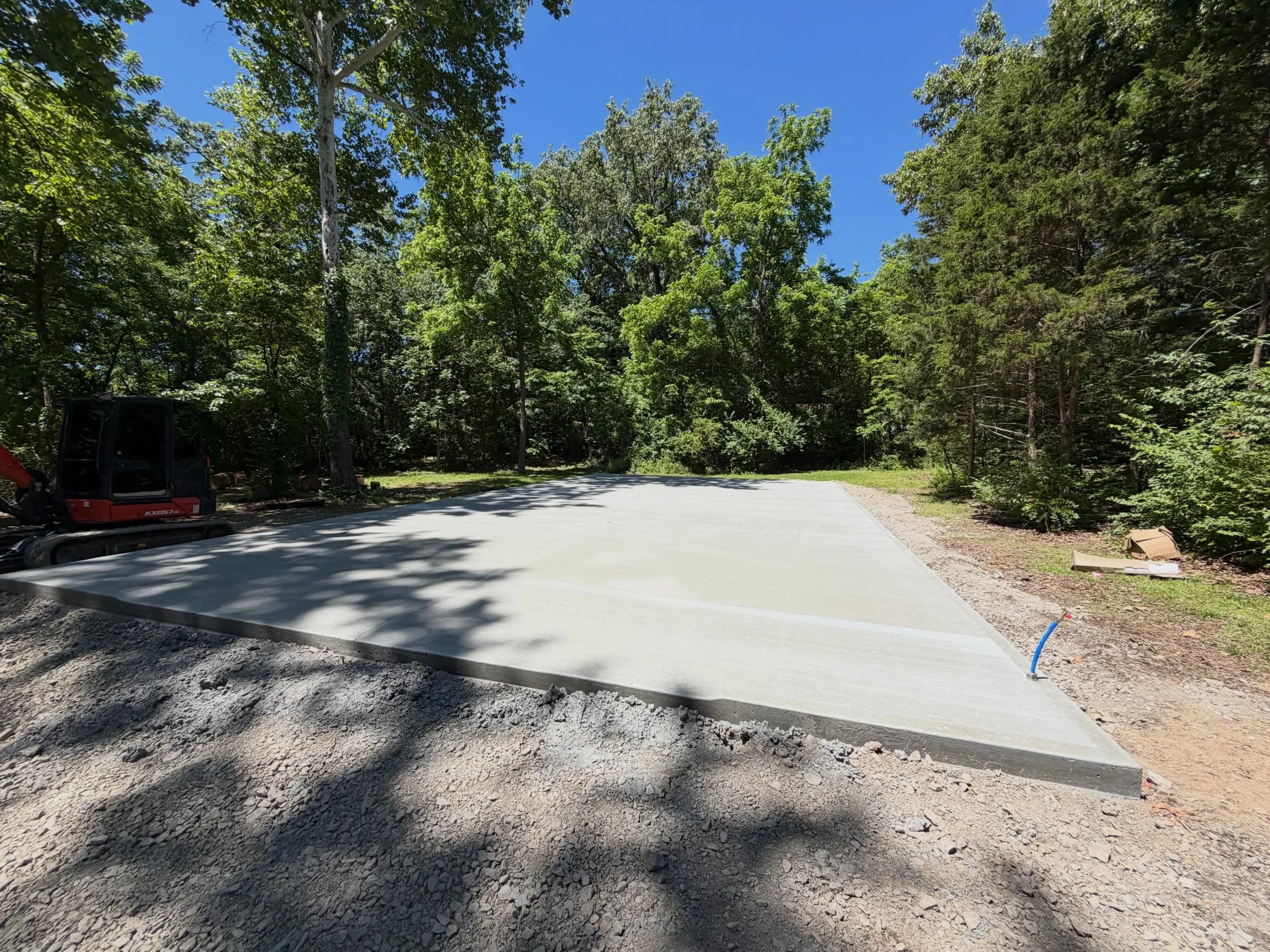 Another shop pad knocked out by the crew at Ozark Excavation￼ 💪

This one was a 28x50 concrete pad with two floor drains, ready for a new shop build. We take pride in making sure every pad is level, properly prepped, and built to last.

Whether you&