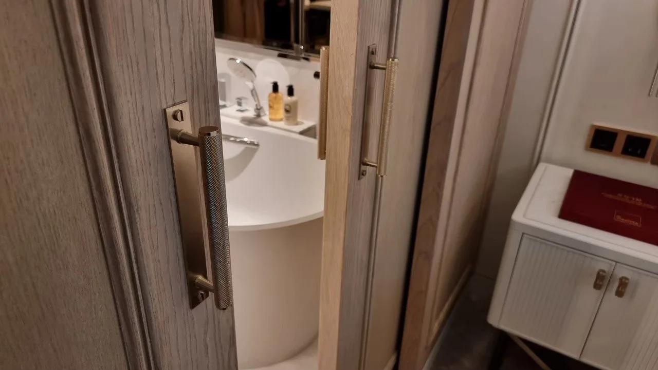 LINE_ALBUM_note custom ritz carlton_250224_27.jpg