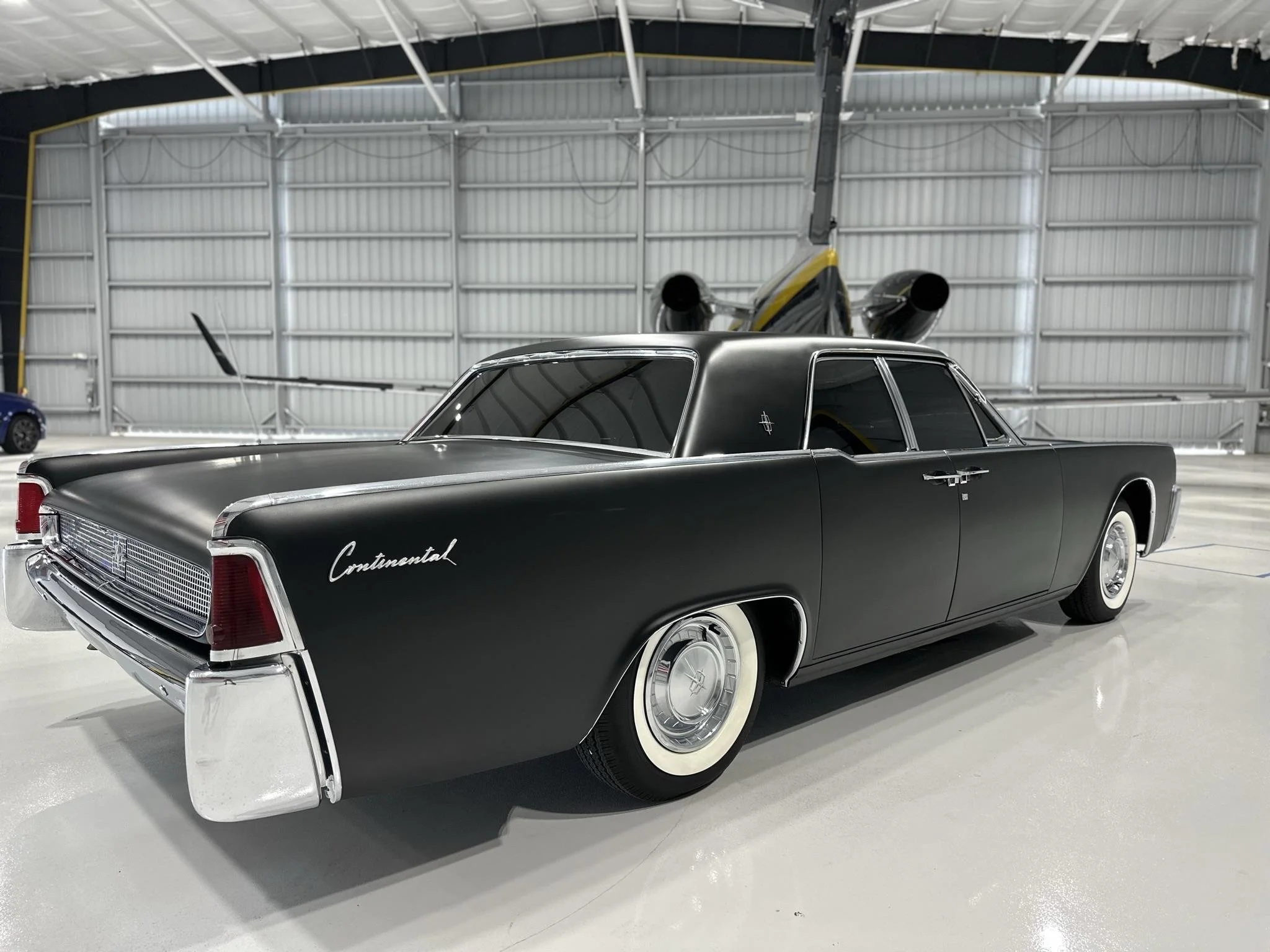 1961_lincoln_continental_3E396DE1-8FCE-4C99-8FCE-4843C9B79A6F-92548 - Copy.jpeg
