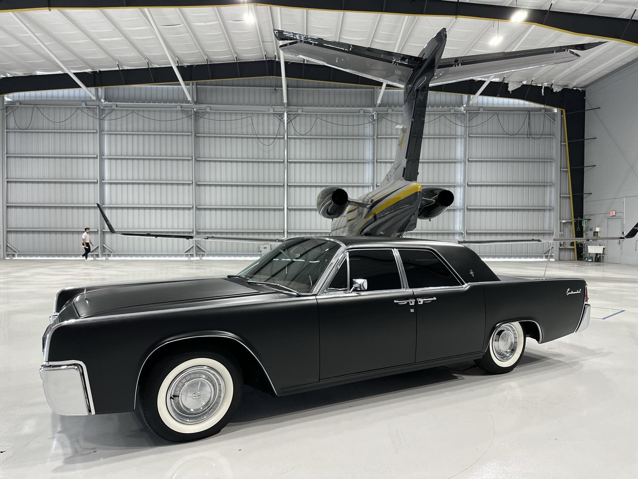 1961_lincoln_continental_1E6EDB3E-F067-4F46-8B51-AA6D3973D6E7-93623.jpeg