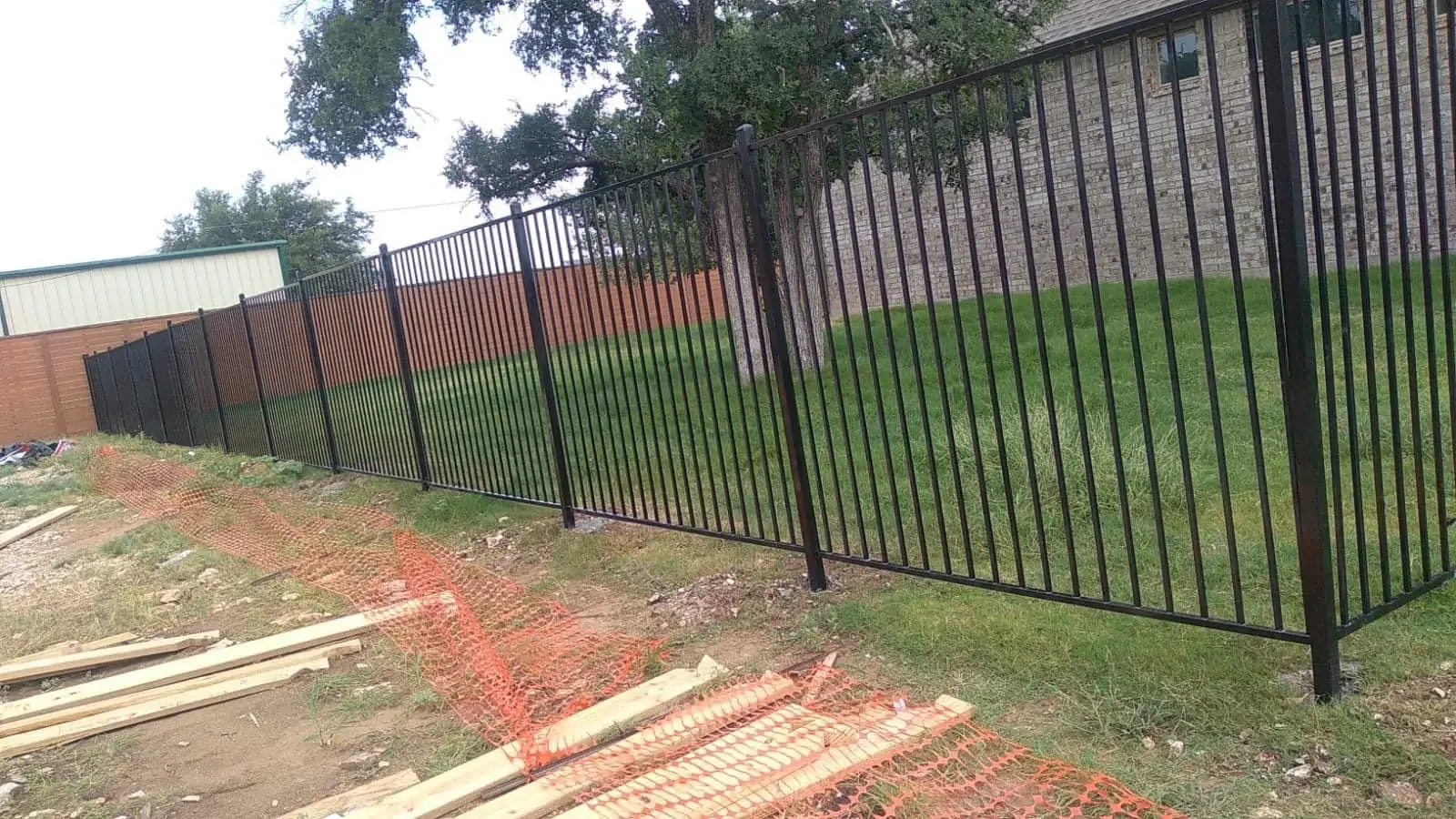 What Recent Fence Disputes in the U.S. Teach Homeowners About Proper Installation