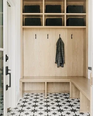 White Oak Mudroom 1.jpg