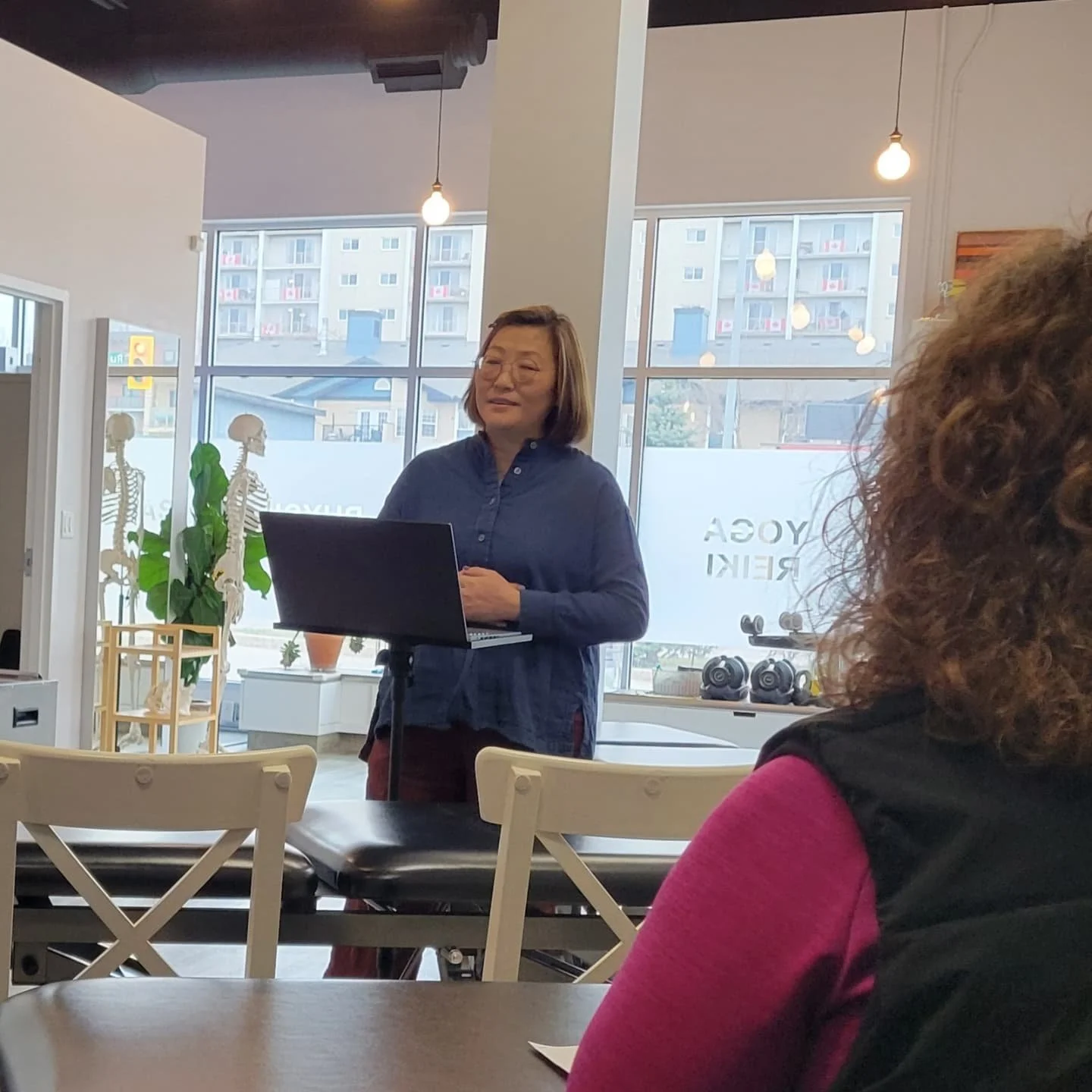 Classical Acupuncturist, Tracy Gao, gives us a presentation 