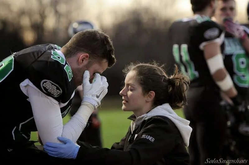 Sports Physiotherapy vs Athletic Therapy: Choosing the Right Care for Active Bodies