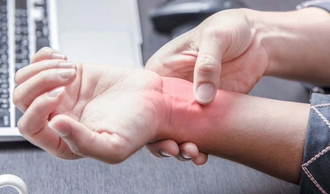 Understanding Repetitive Strain Injuries (RSIs): Causes, Symptoms, and Prevention