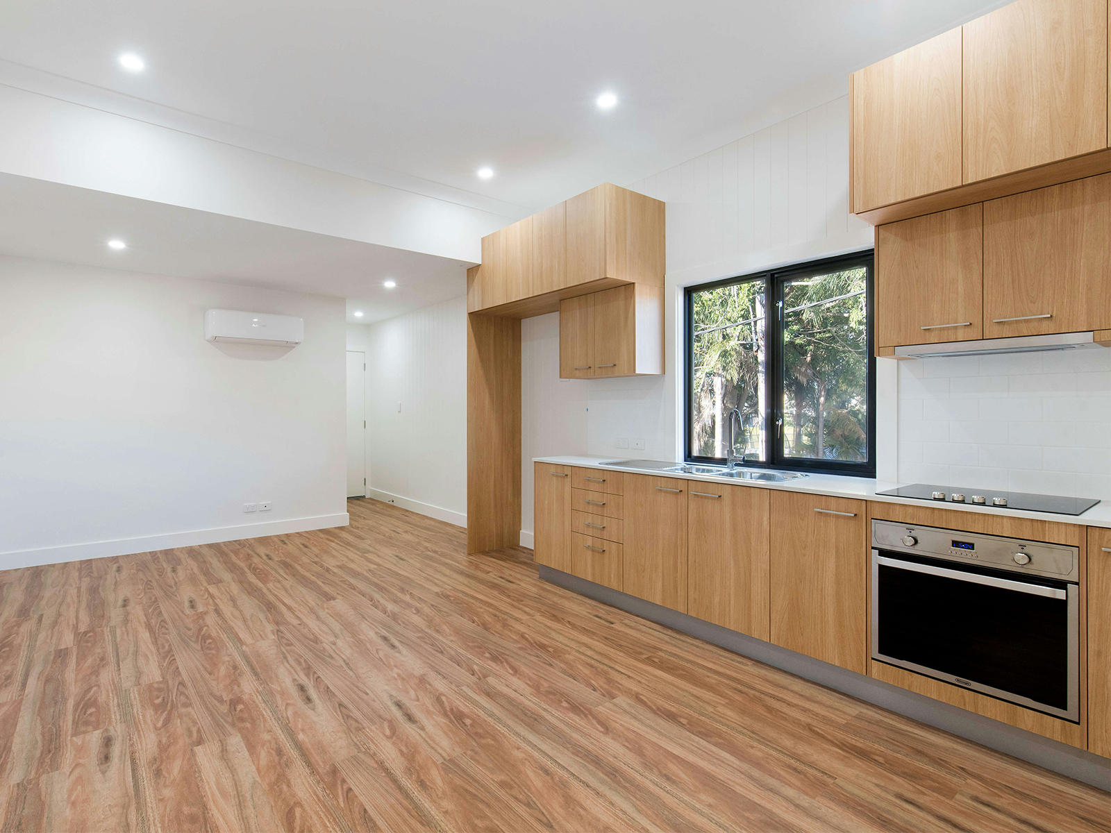 Bond clean kitchen and living room in Brisbane Home.