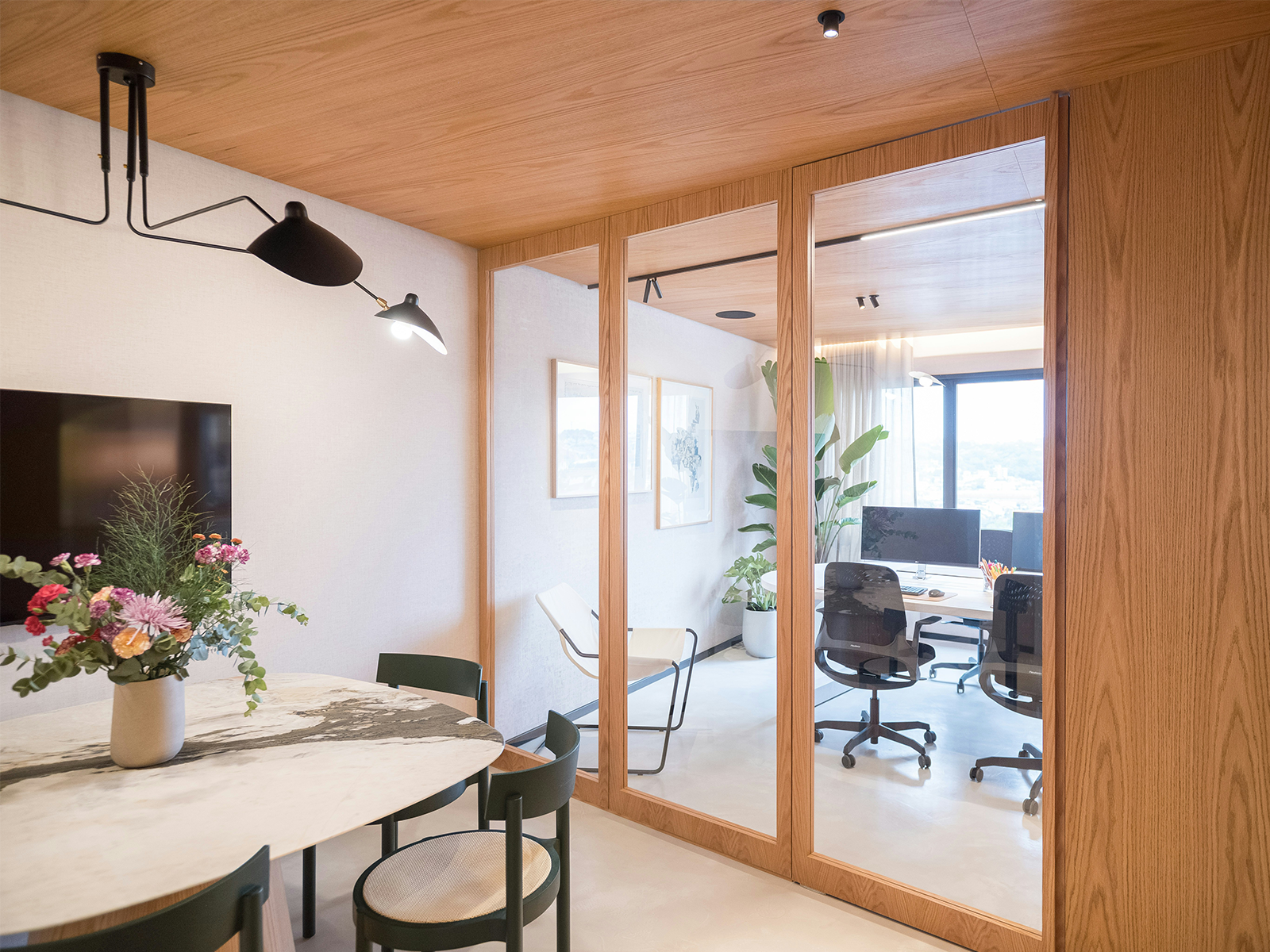 Clean and tidy office, facility and commercial spaces.