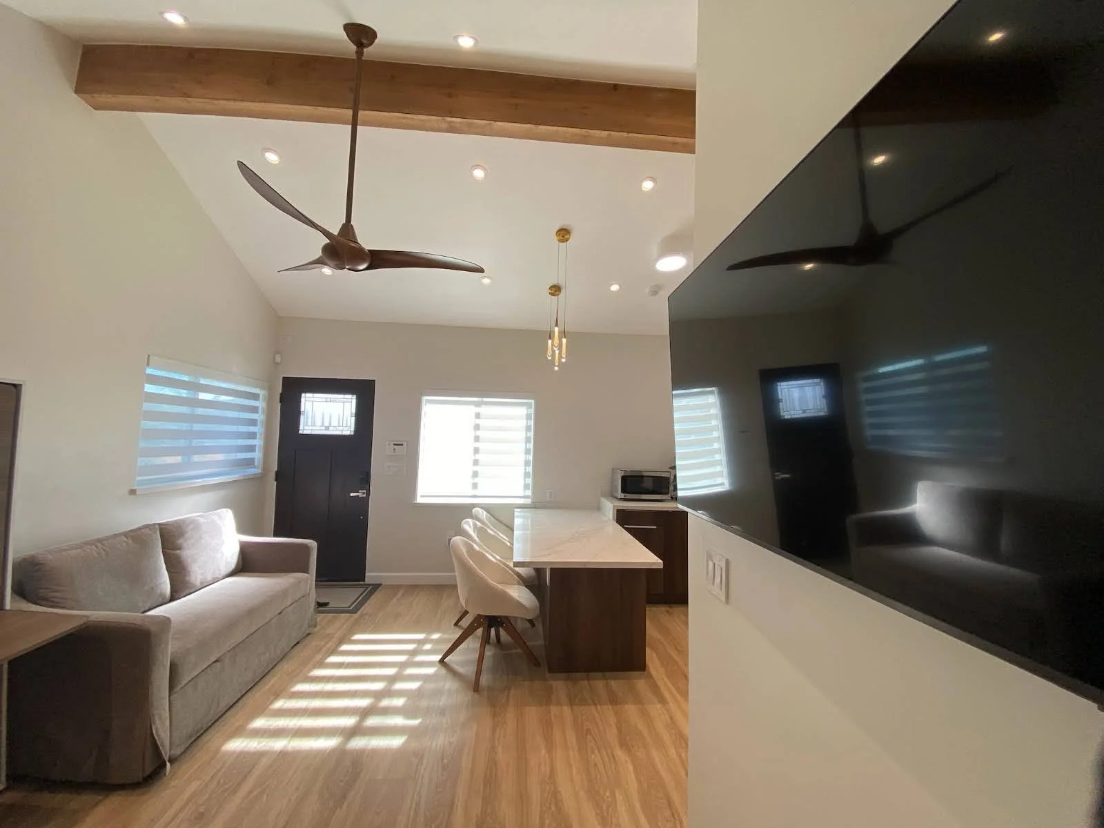ADU_ Ivyland Living 1 Vaulted Beam 2025.jpeg