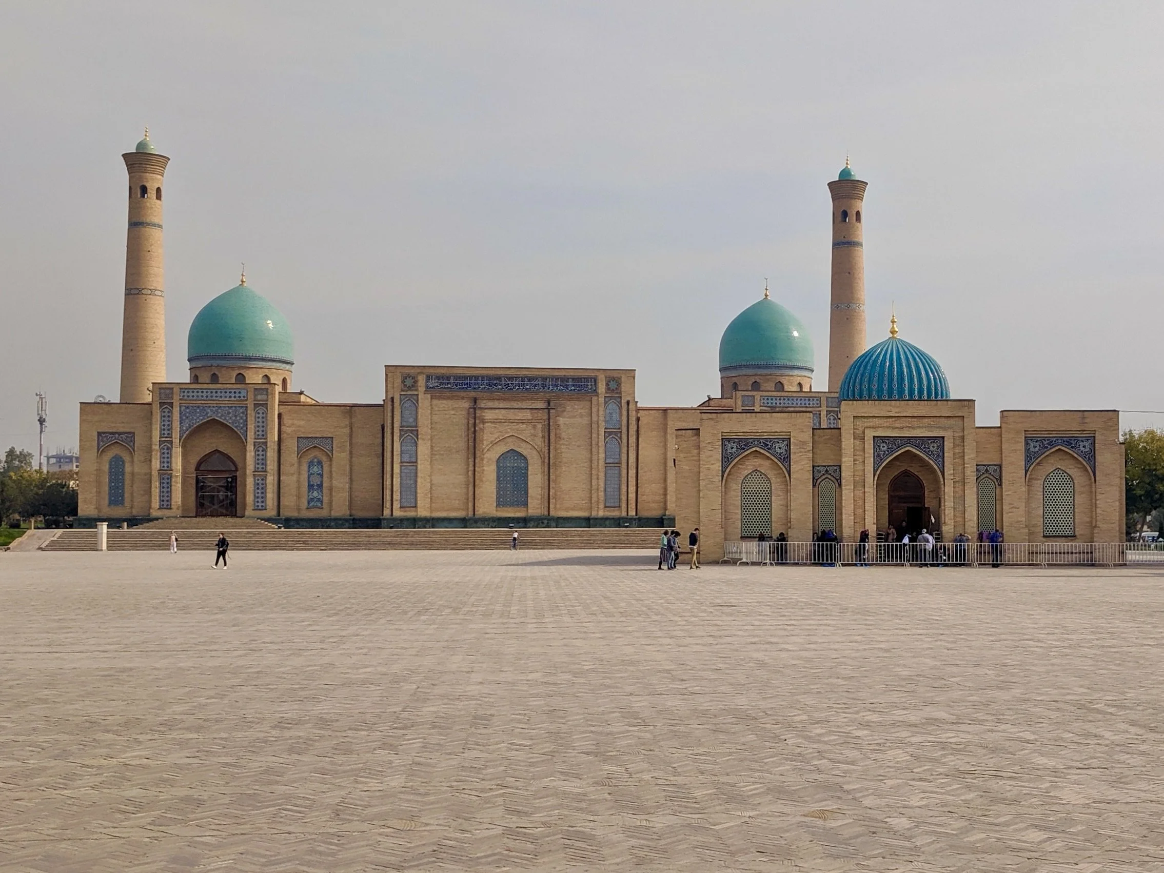 Hazrati Imam Complex  