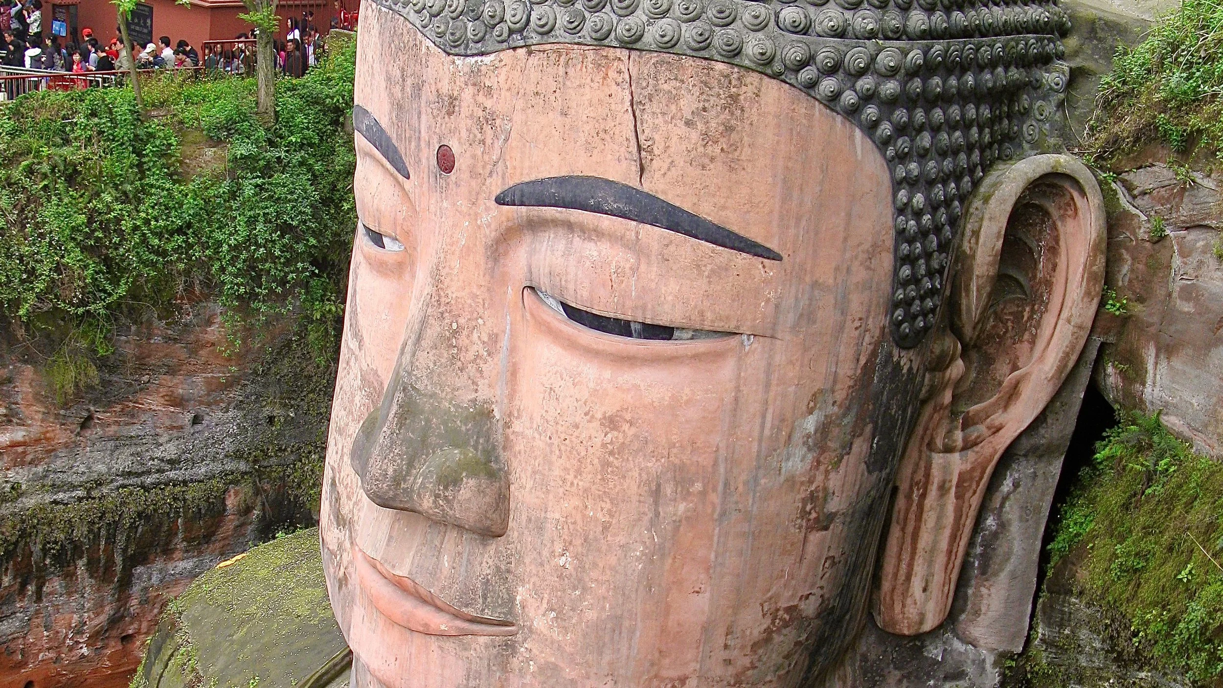 Walk to the Giant Buddha