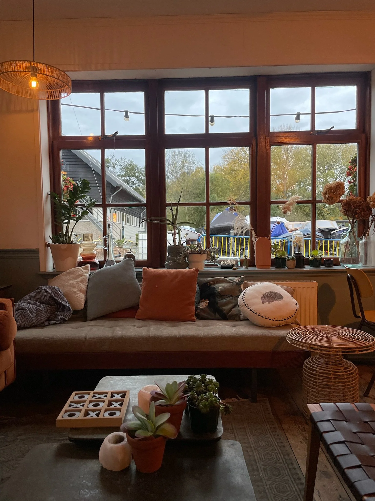 Zithoek, bank, restaurant