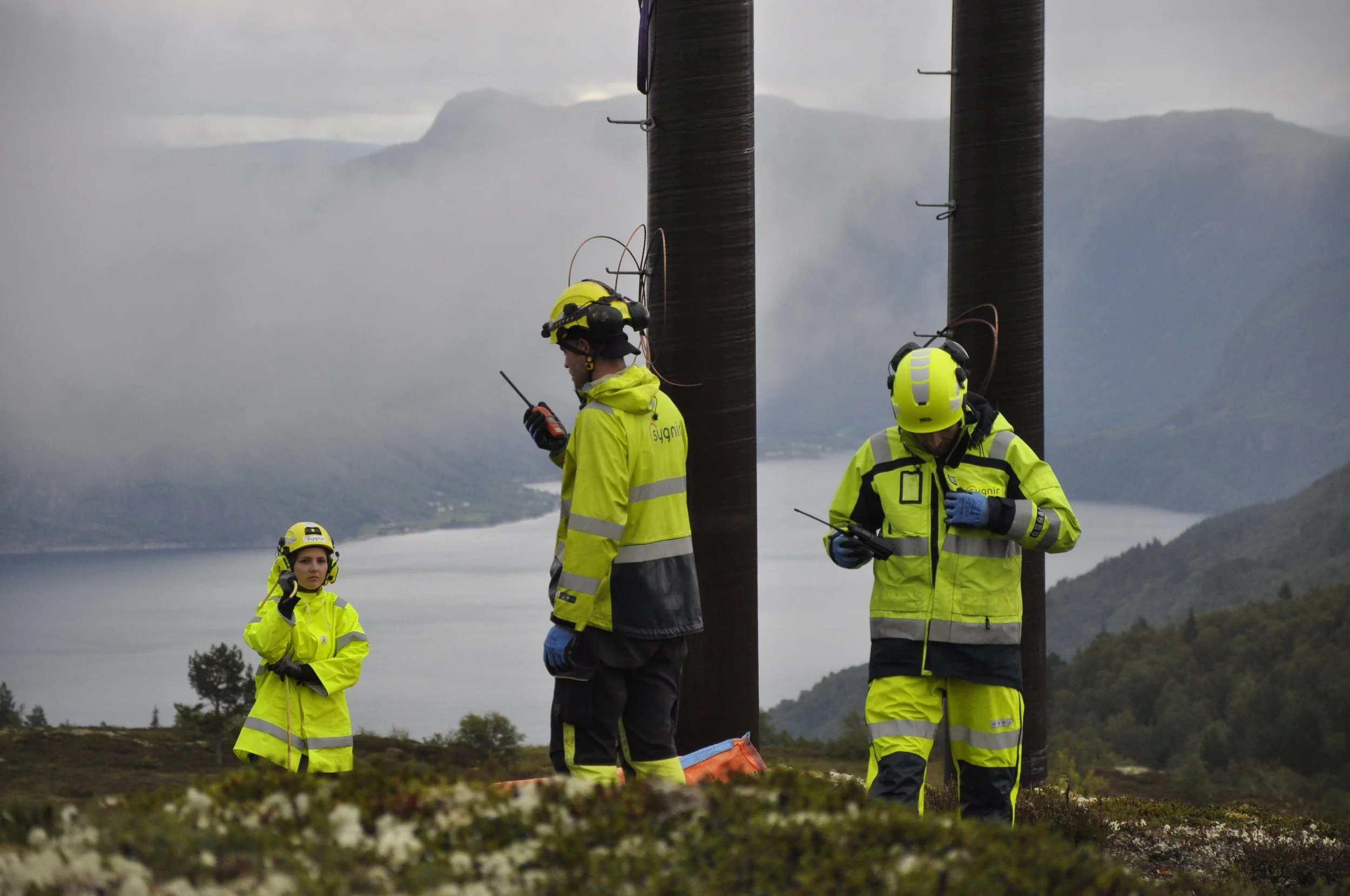Montørar i felt på fjellet