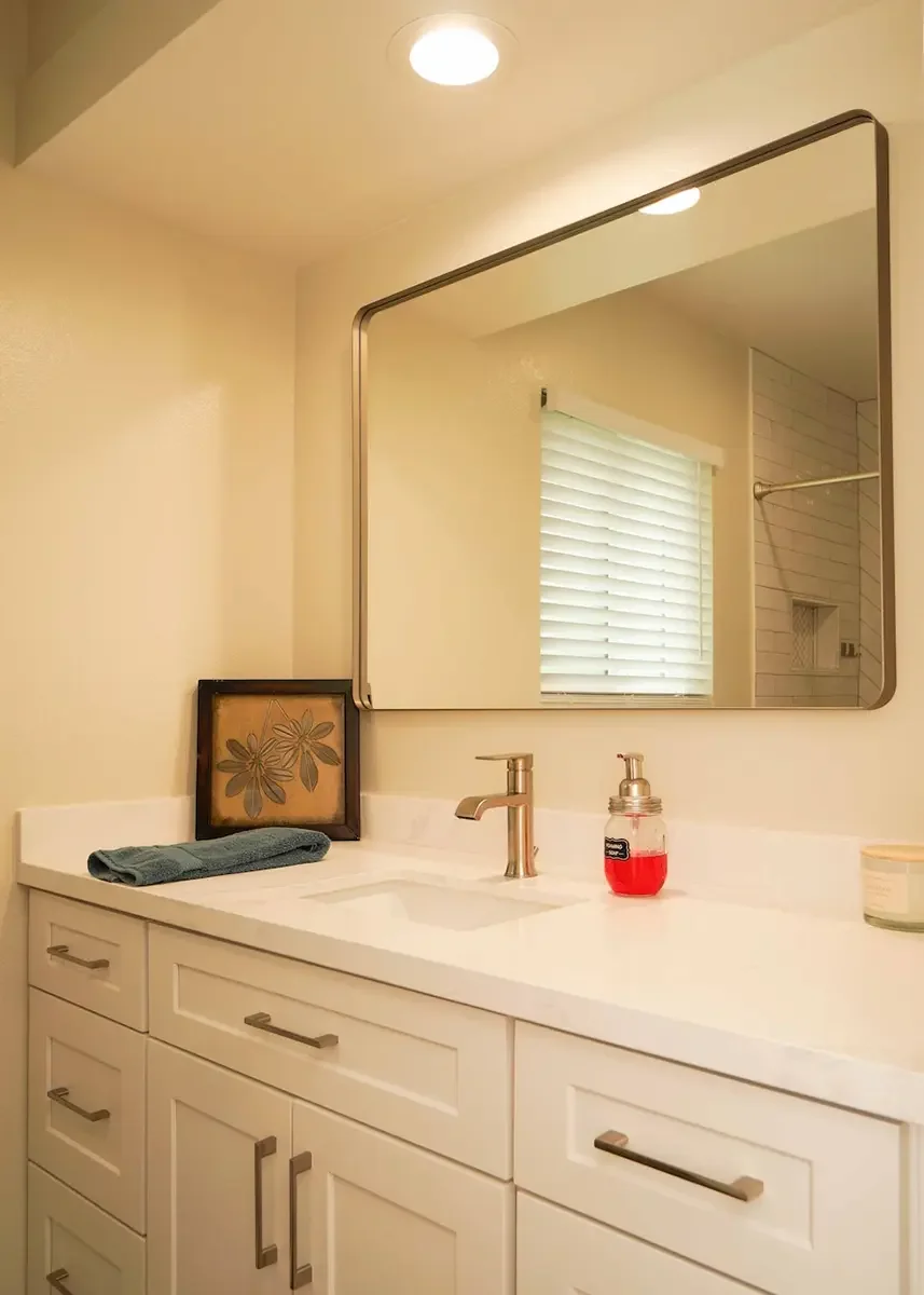 Secondary bathroom of 353 Lynn Oaks Court in Thousand Oaks, CA.