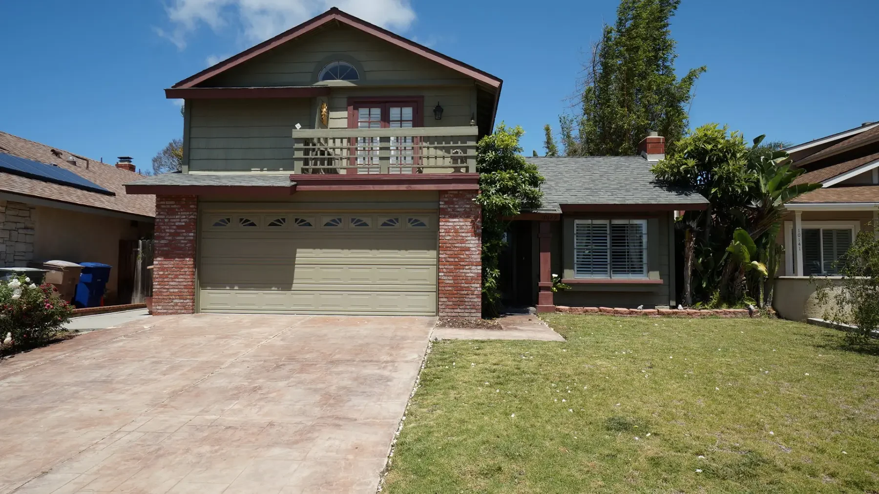 Exterior view of 10129 Darling Road in Ventura, CA.