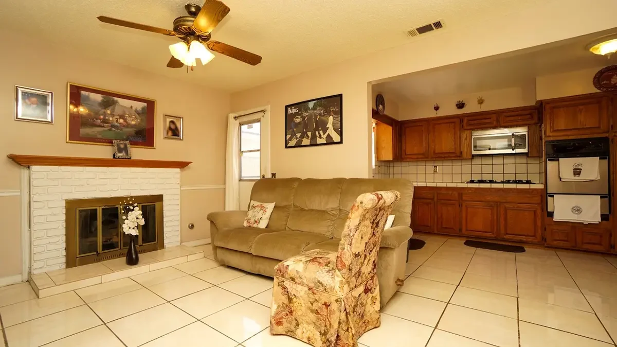 Living room of 1121 Yale Street in Oxnard, CA.