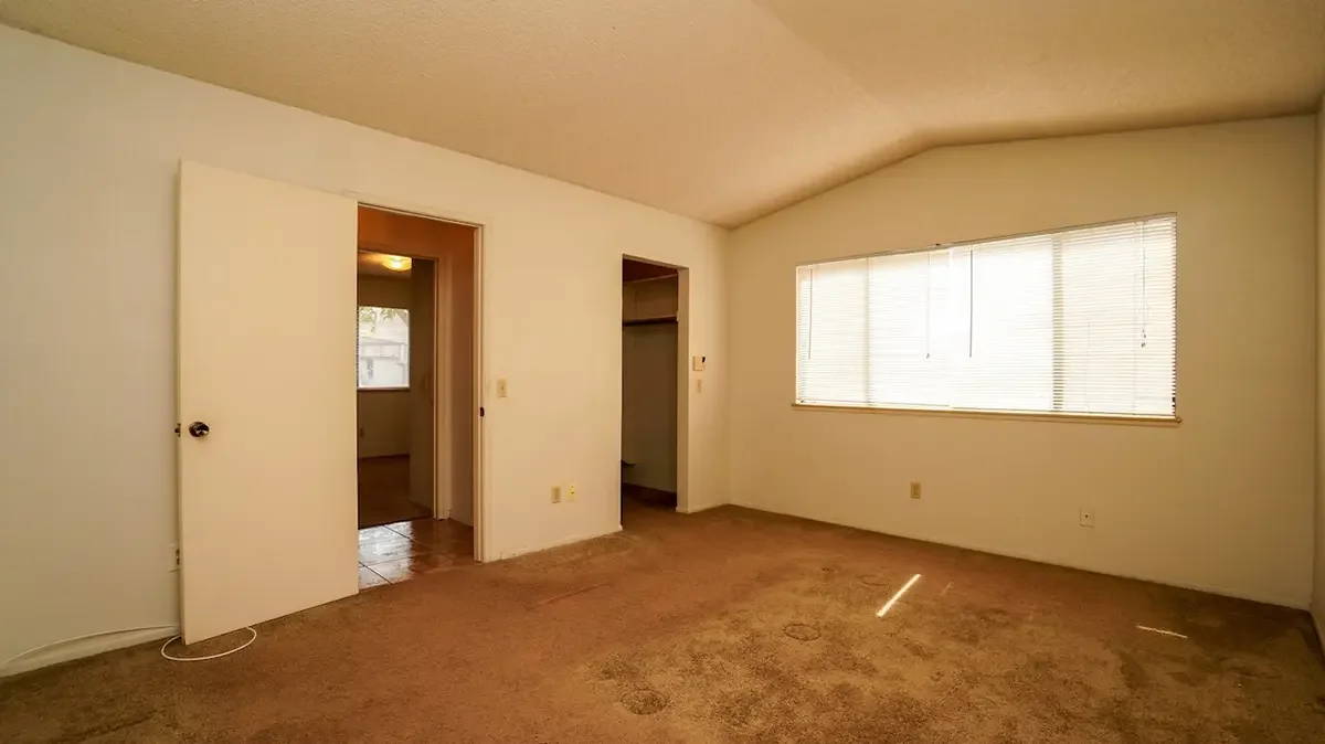 Primary bedroom of 830 Blanca Place in Oxnard, CA.