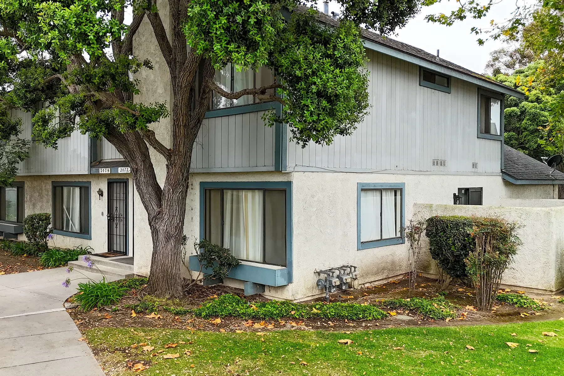 Front view of 2077 Bard Road in Oxnard, CA.