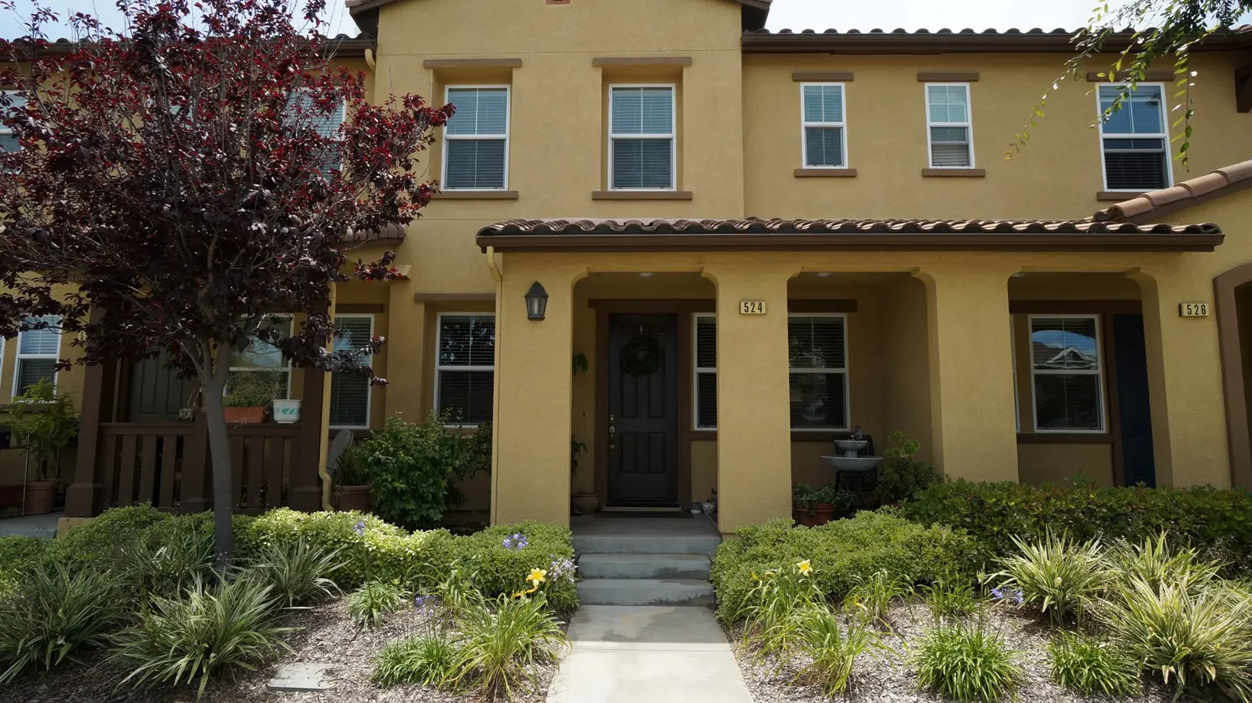 Exterior view of 524 Garonne Street in Oxnard, CA.