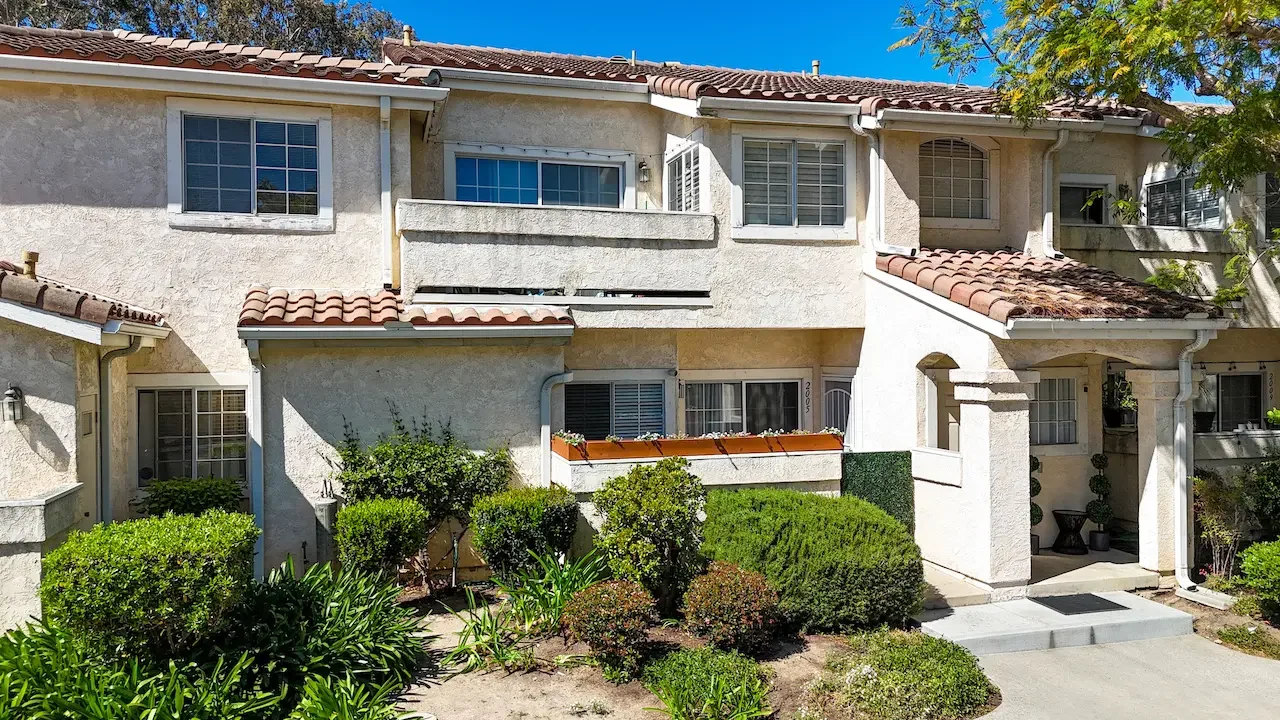 Exterior view of 2005 Blackberry Circle in Oxnard, CA.