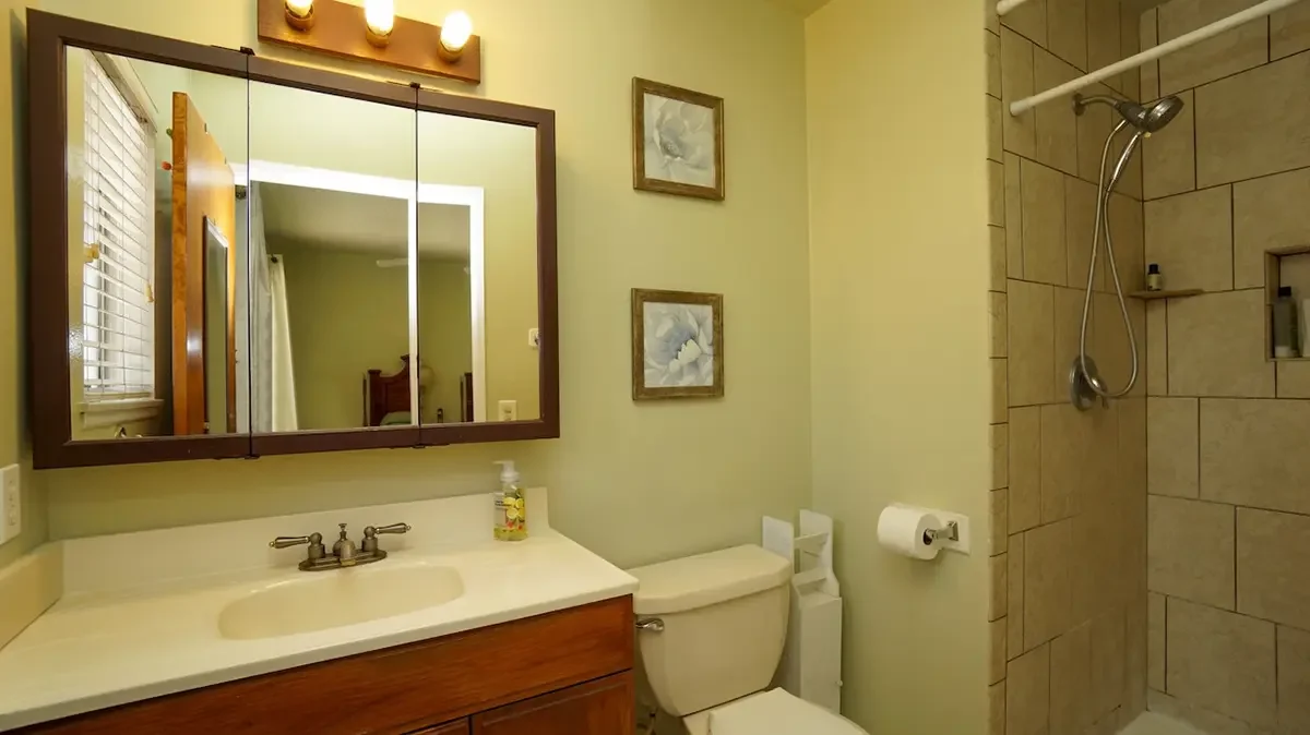 Secondary bathroom of 1121 Yale Street in Oxnard, CA.