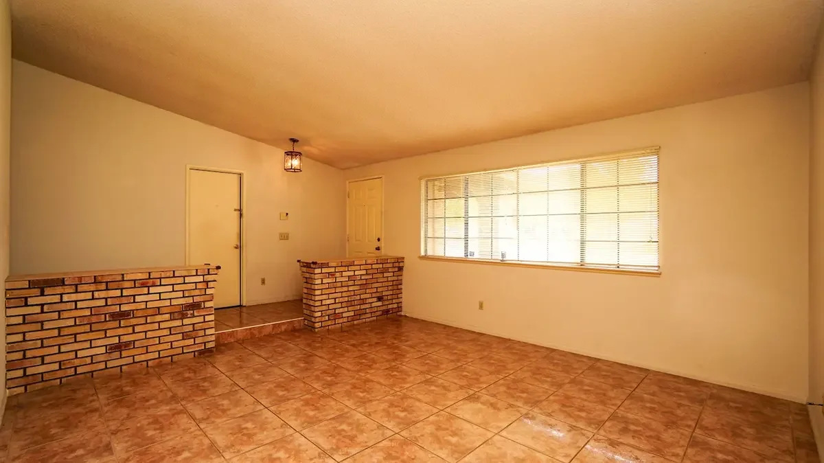 Living room of 830 Blanca Place in Oxnard, CA.