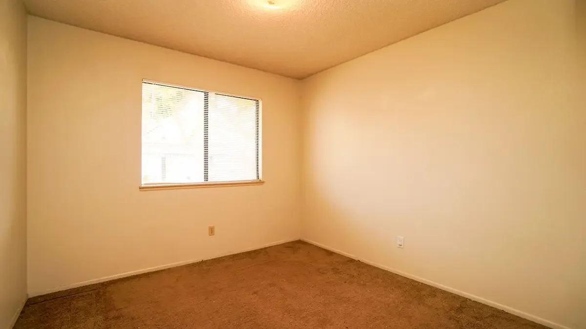 Secondary bedroom of 830 Blanca Place in Oxnard, CA.