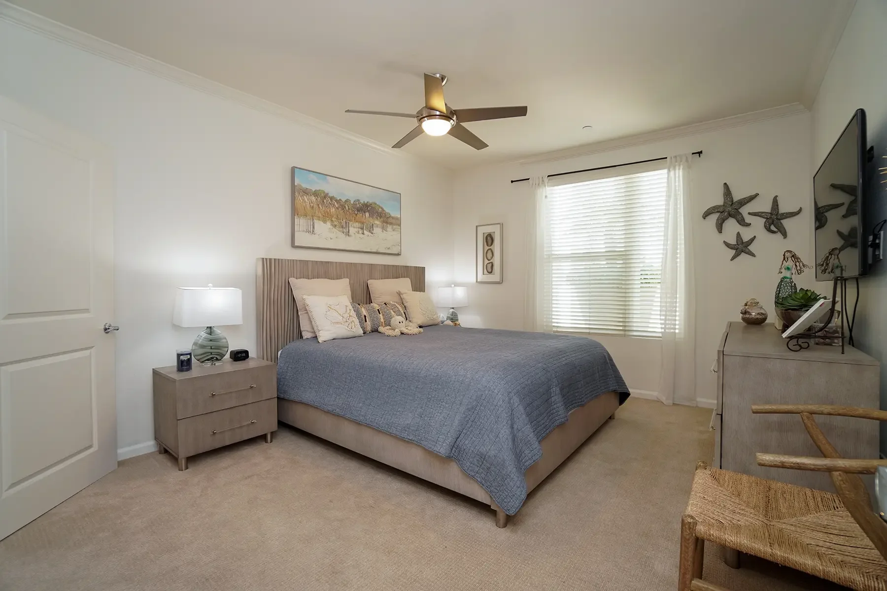 Bedroom photo of 1901 South Victoria Avenue #115 in Oxnard, CA.