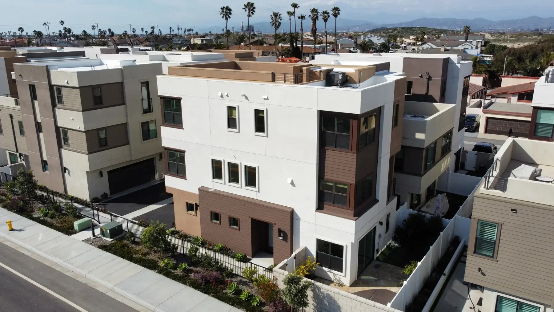 Exterior view of 1063 Canal Street in Oxnard, CA.