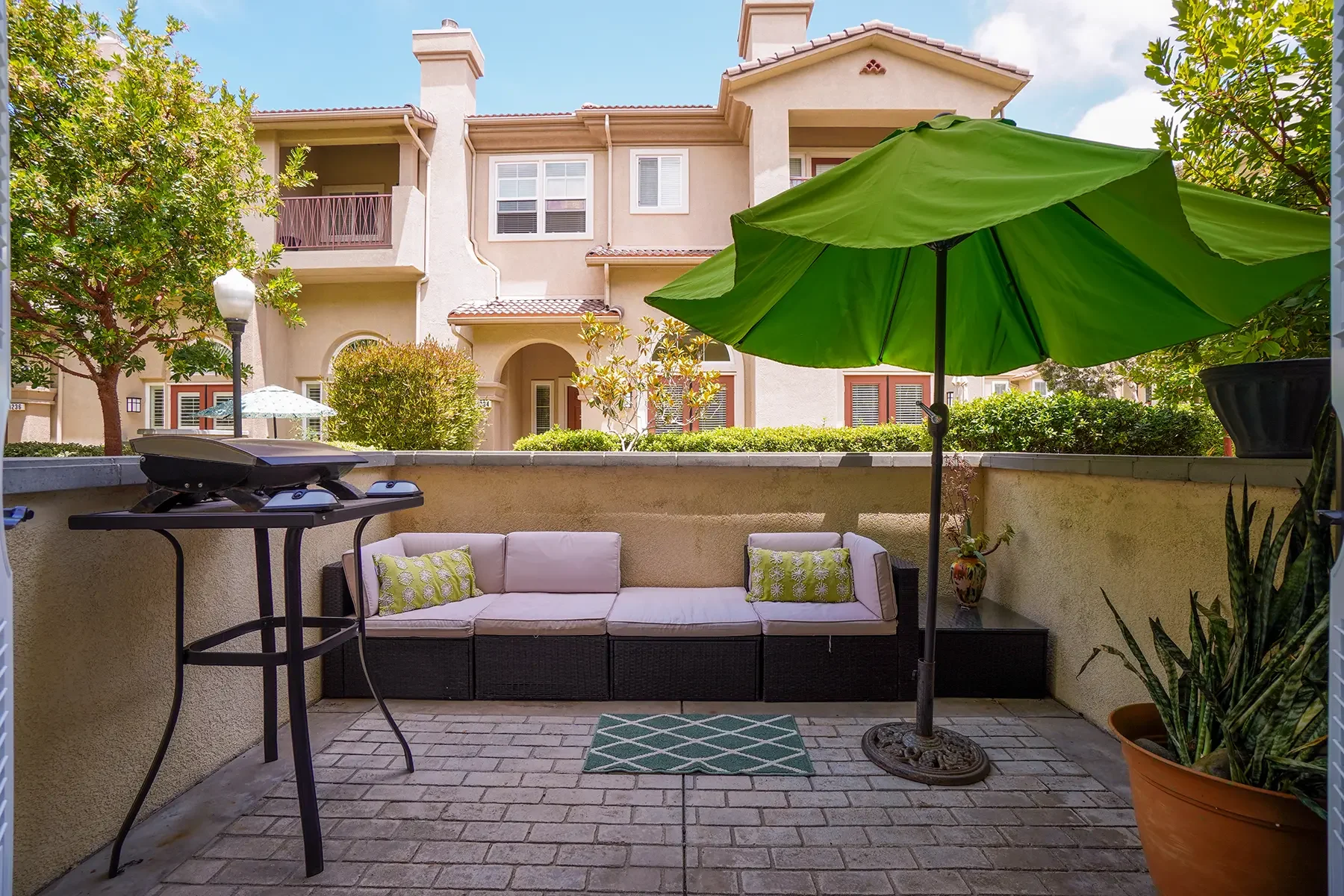 Outdoor patio at 1239 Bayside Lane in Oxnard, CA.
