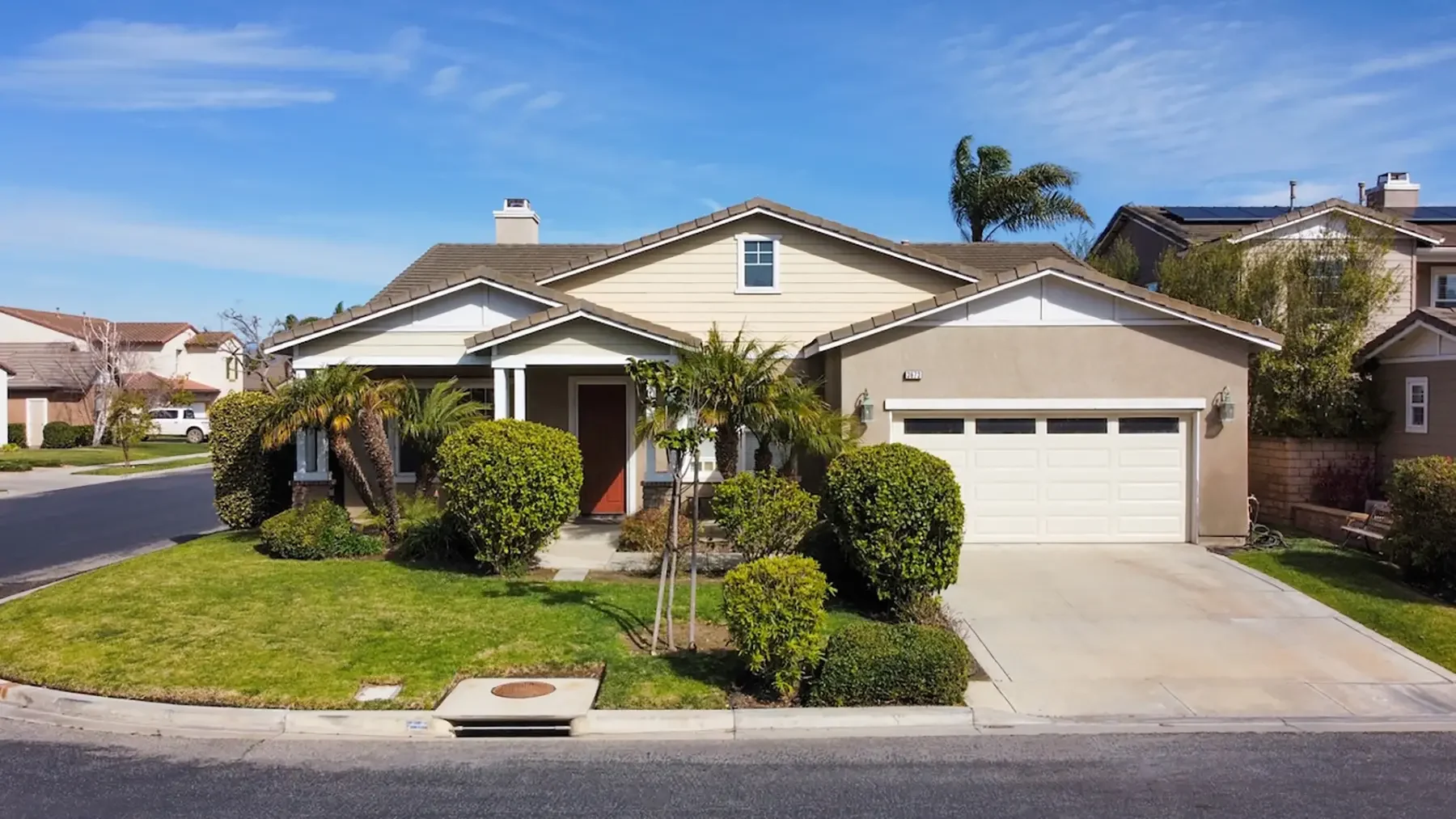 Exterior view of 3673 Fairmont Lane in Oxnard, CA.