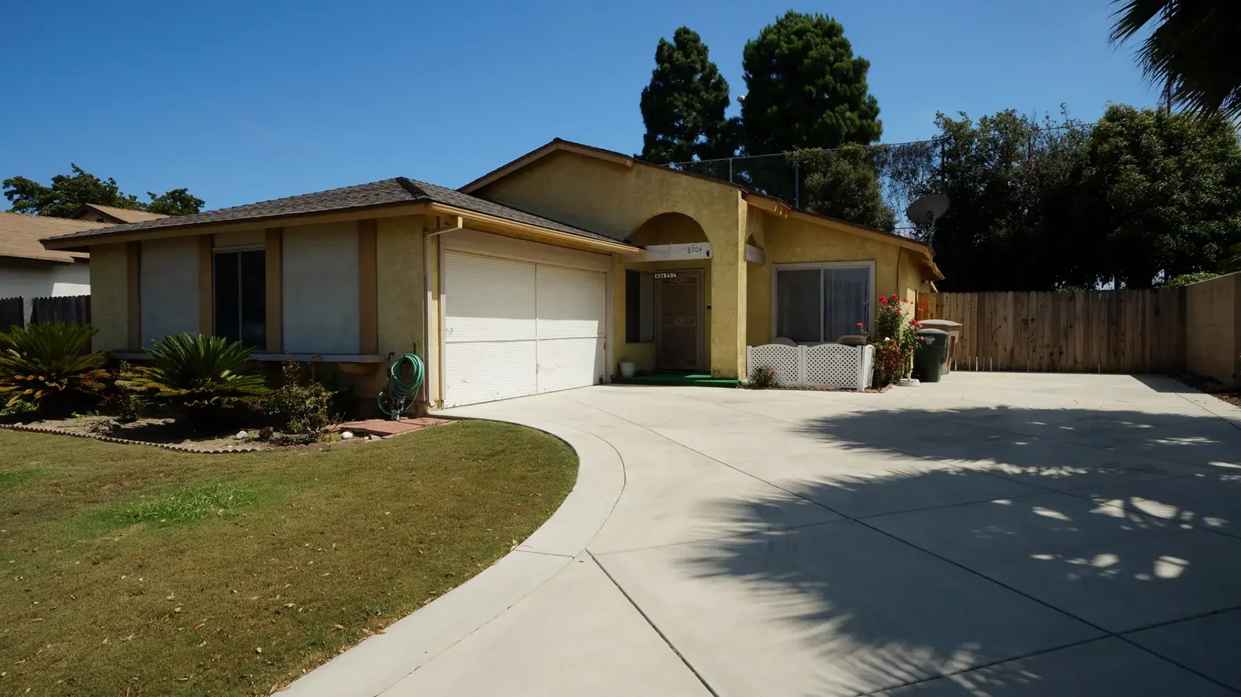 Exterior view of 6704 Ralston Street in Ventura, CA.
