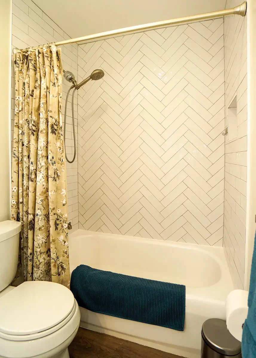 Secondary bathroom of 353 Lynn Oaks Court in Thousand Oaks, CA.