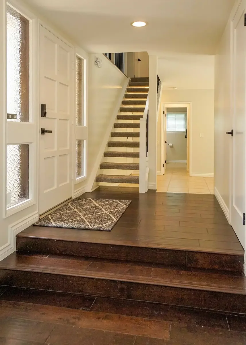 Entry of 353 Lynn Oaks Court in Thousand Oaks, CA.