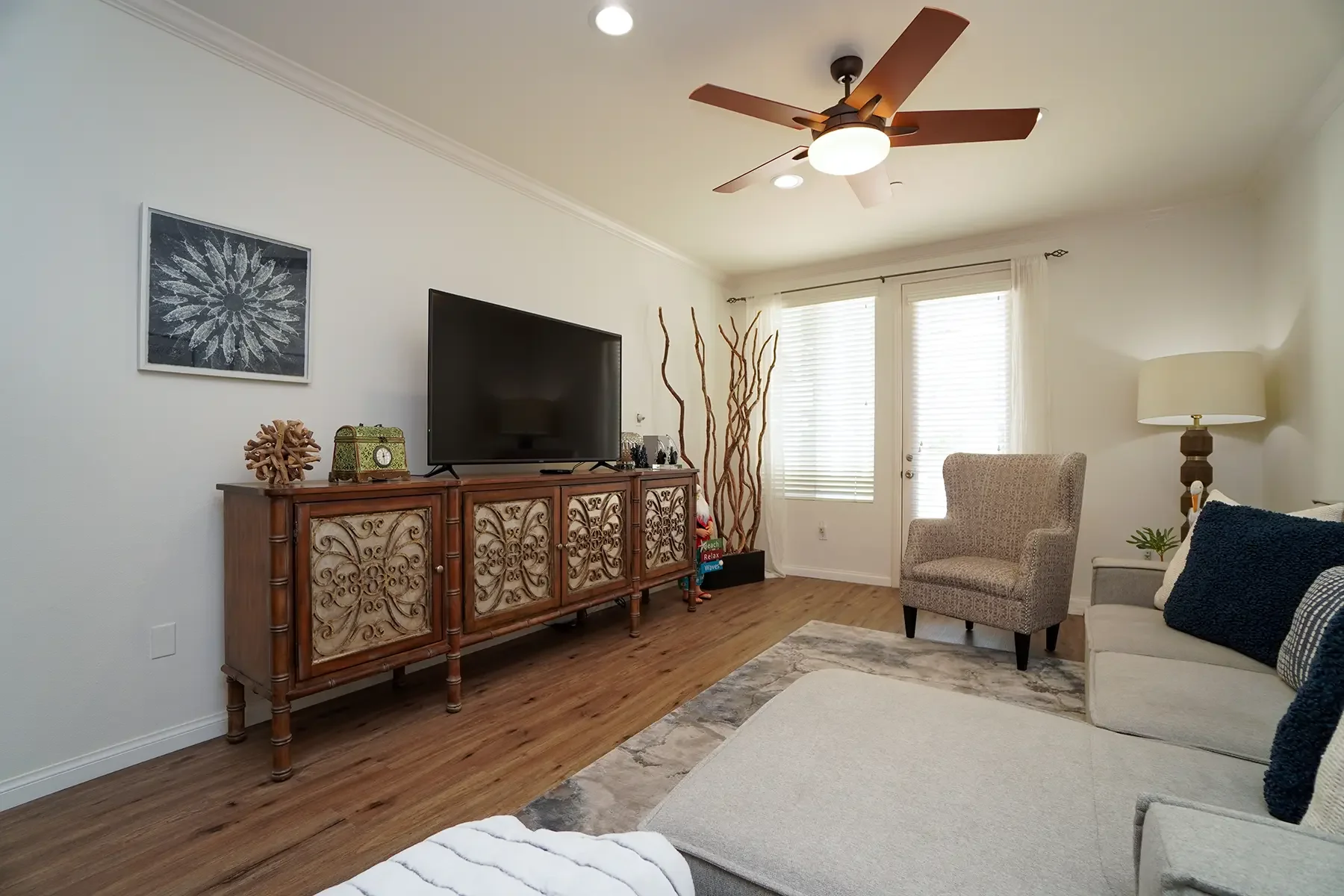 Living room photo of 1901 South Victoria Avenue #115 in Oxnard, CA.