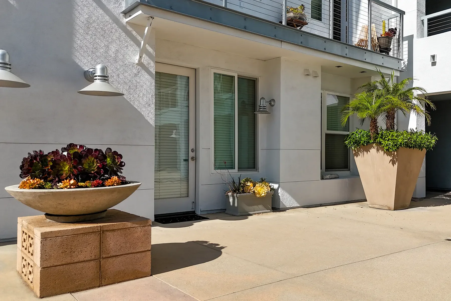 Rear entrance view of 1901 South Victoria Avenue #115 in Oxnard
