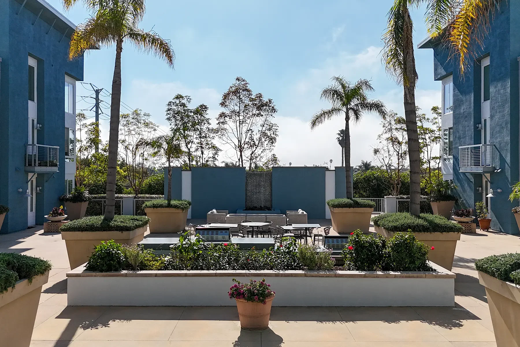 Courtyard photo of 1901 South Victoria Avenue #115 in Oxnard, CA.