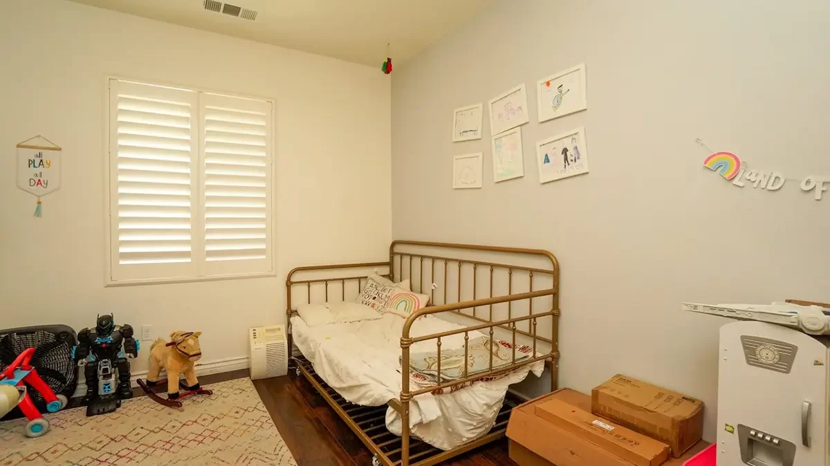 Secondary bedroom of 675 Tiber River Way in Oxnard, CA.