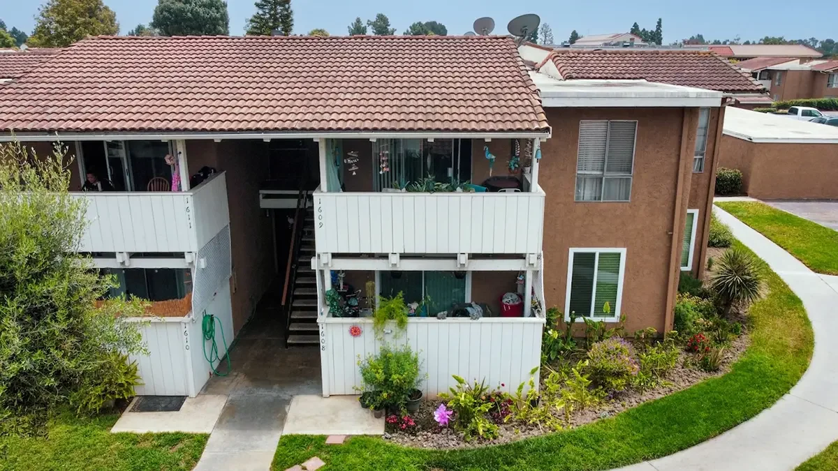 Exterior view of 1300 Saratoga Way #1609 in Ventura, CA.