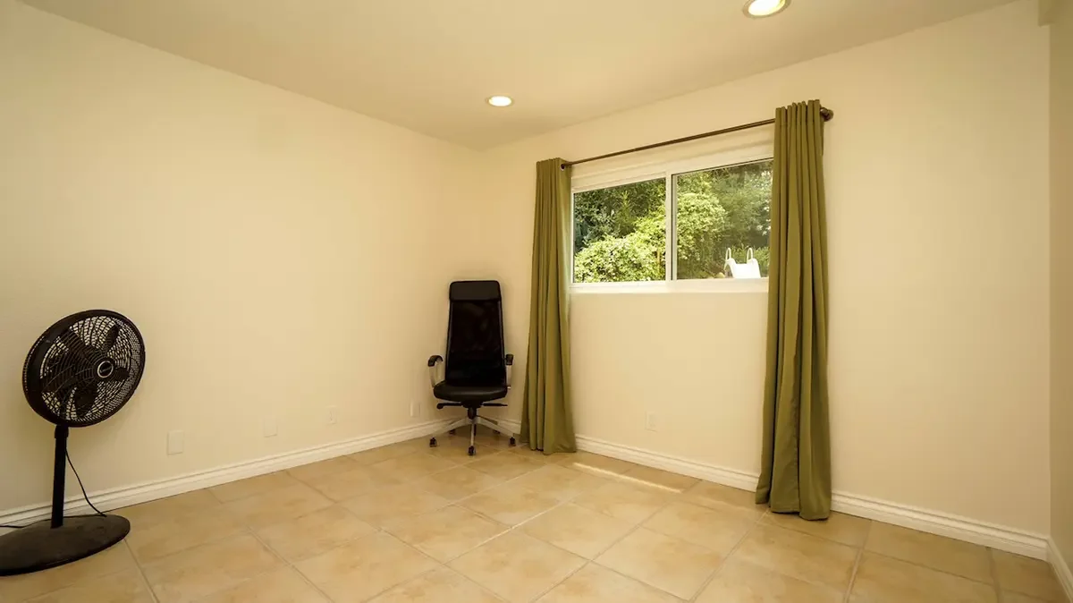 Secondary bedroom of 353 Lynn Oaks Court in Thousand Oaks, CA.