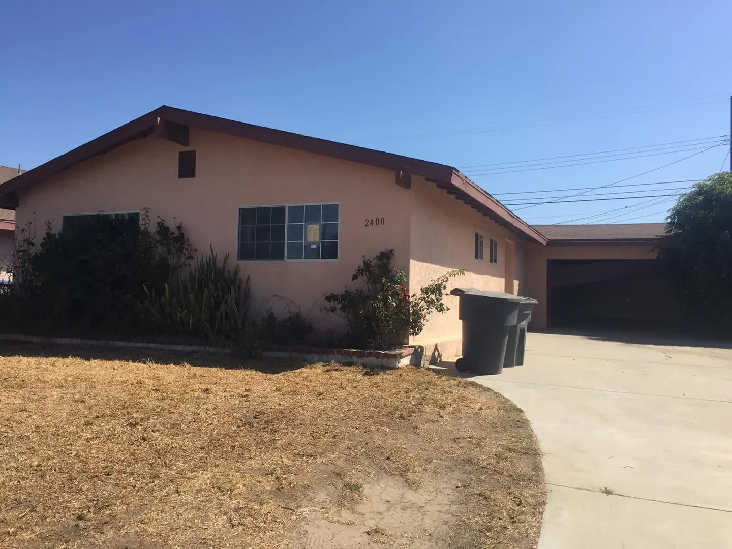 Exterior view of 2400 South L Street in Oxnard, CA.