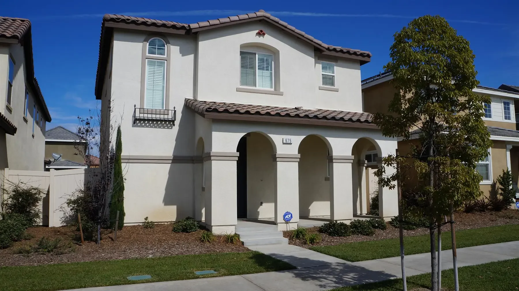 Exterior view of 675 Seine River Way in Oxnard, CA.