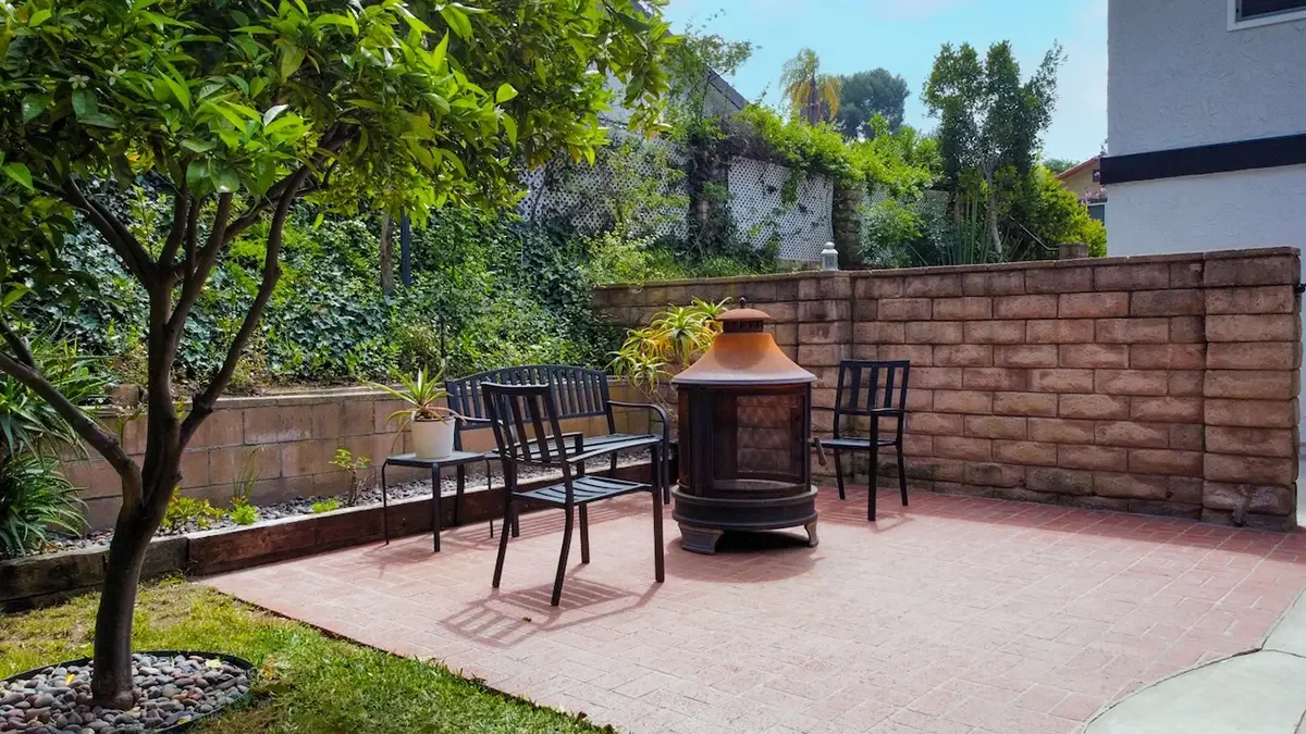 Side yard of 304 Hickory Grove Drive in Thousand Oaks, CA.