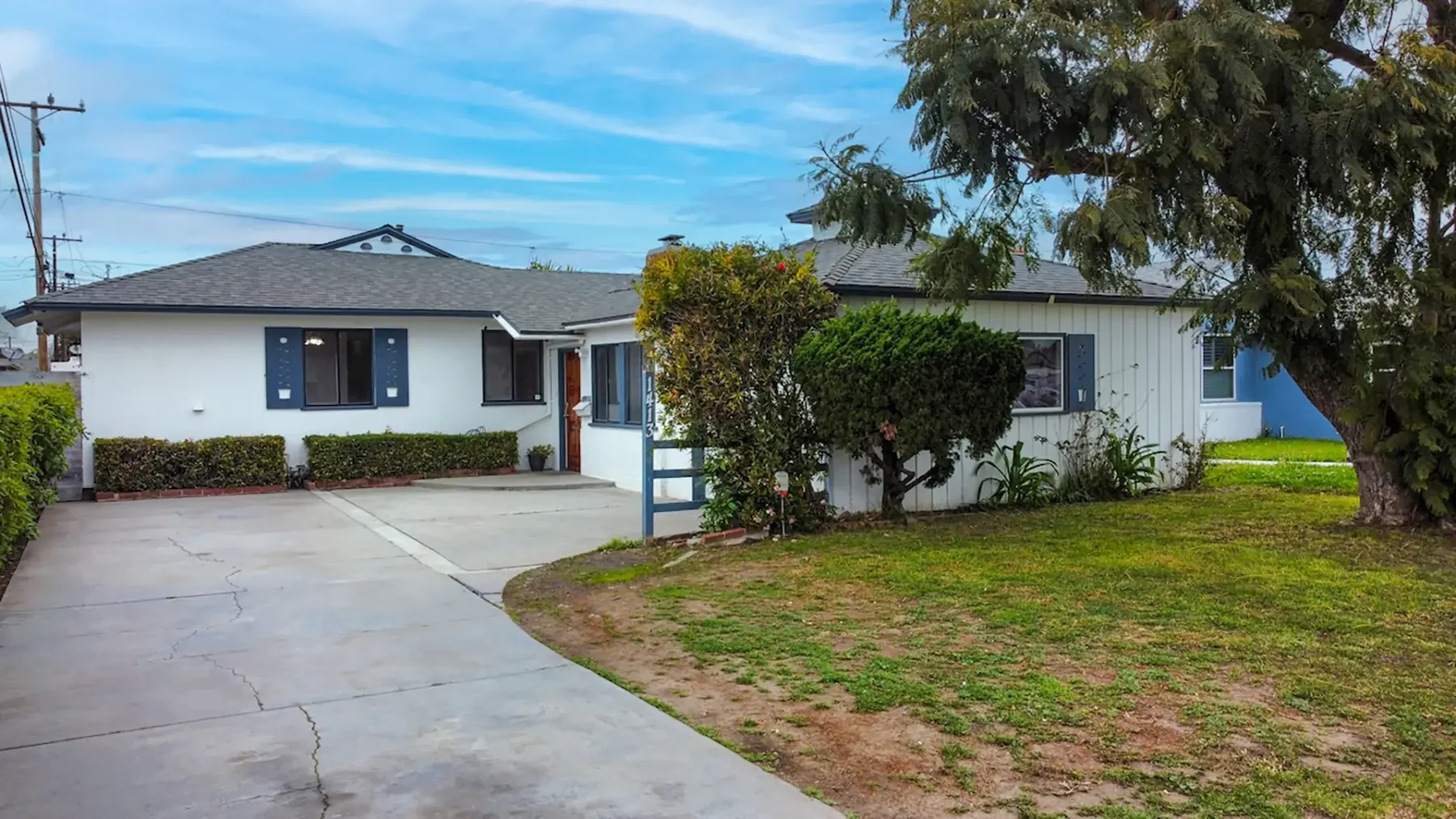 External view of 1413 West Palm Drive in Oxnard, CA.