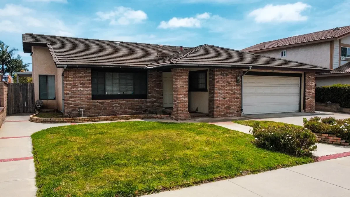Exterior view of 830 Blanca Place in Oxnard, CA.