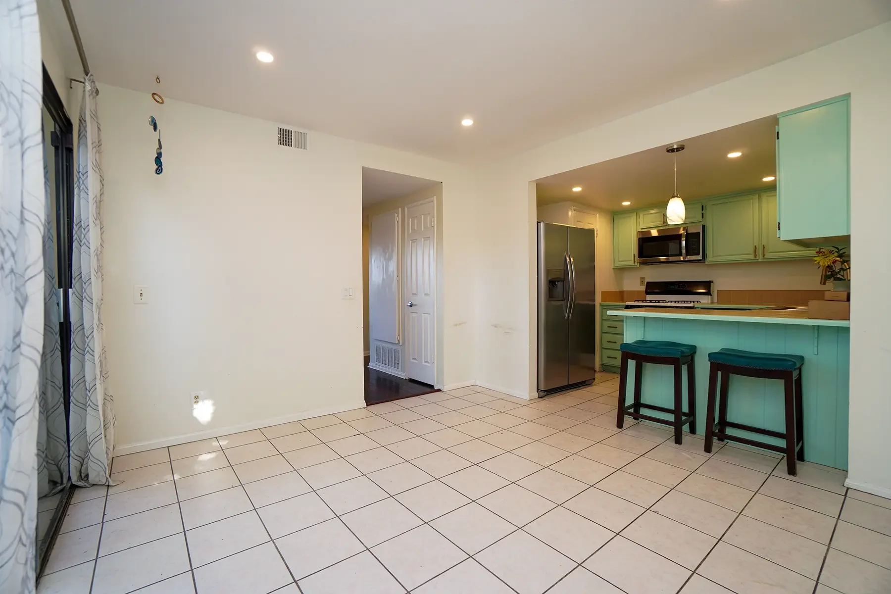 Dining area of 2077 Bard Road in Oxnard, CA.