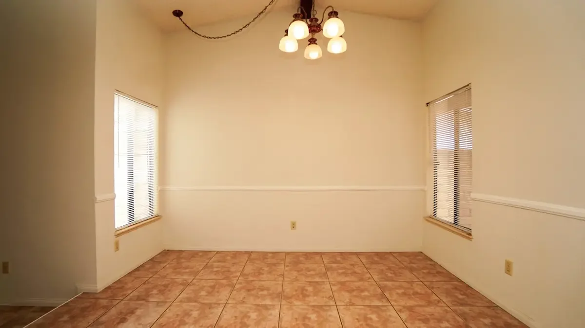 Dining room of 830 Blanca Place in Oxnard, CA.