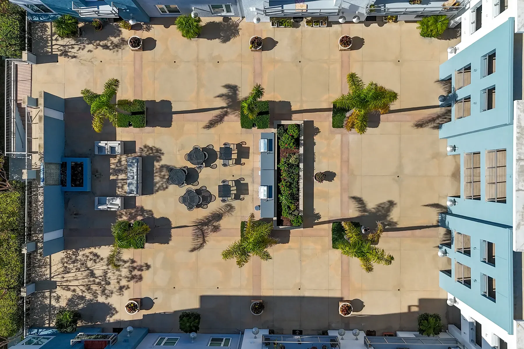 Courtyard overhead photo of 1901 South Victoria Avenue #115 in Oxnard, CA.