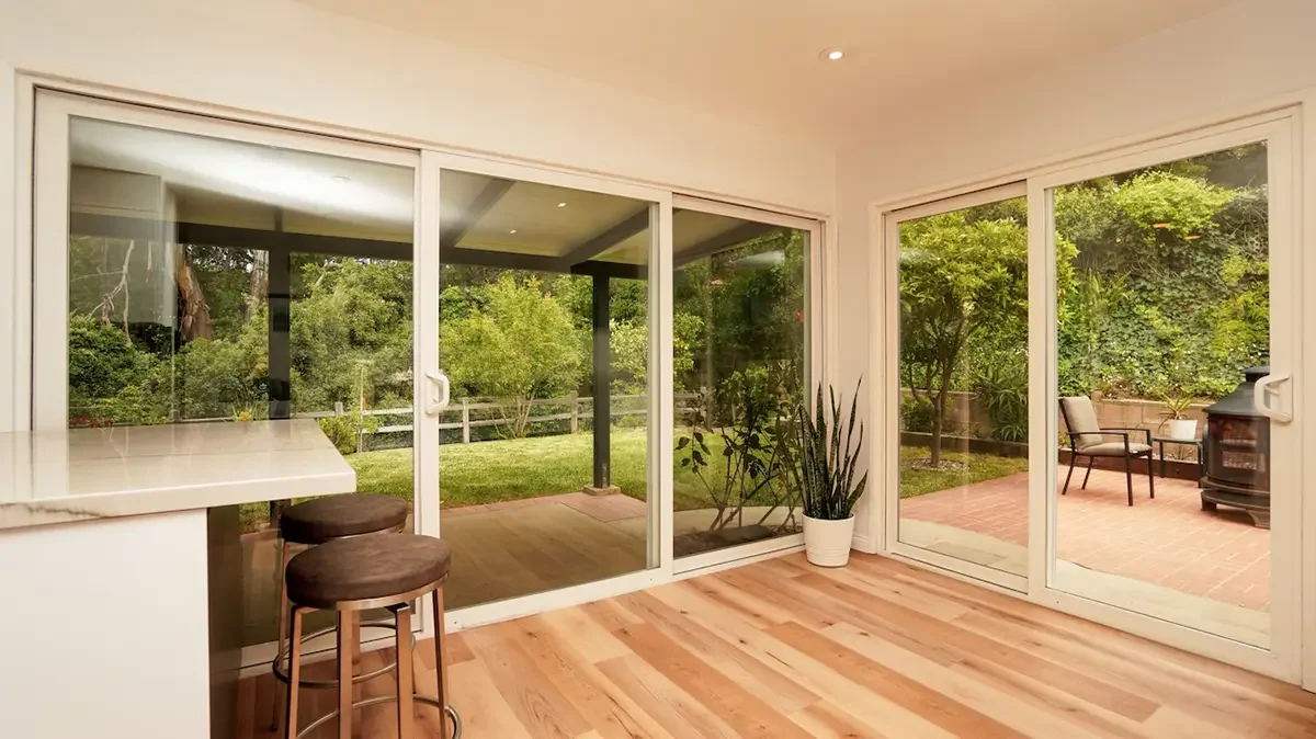 Breakfast nook of 304 Hickory Grove Drive in Thousand Oaks, CA.