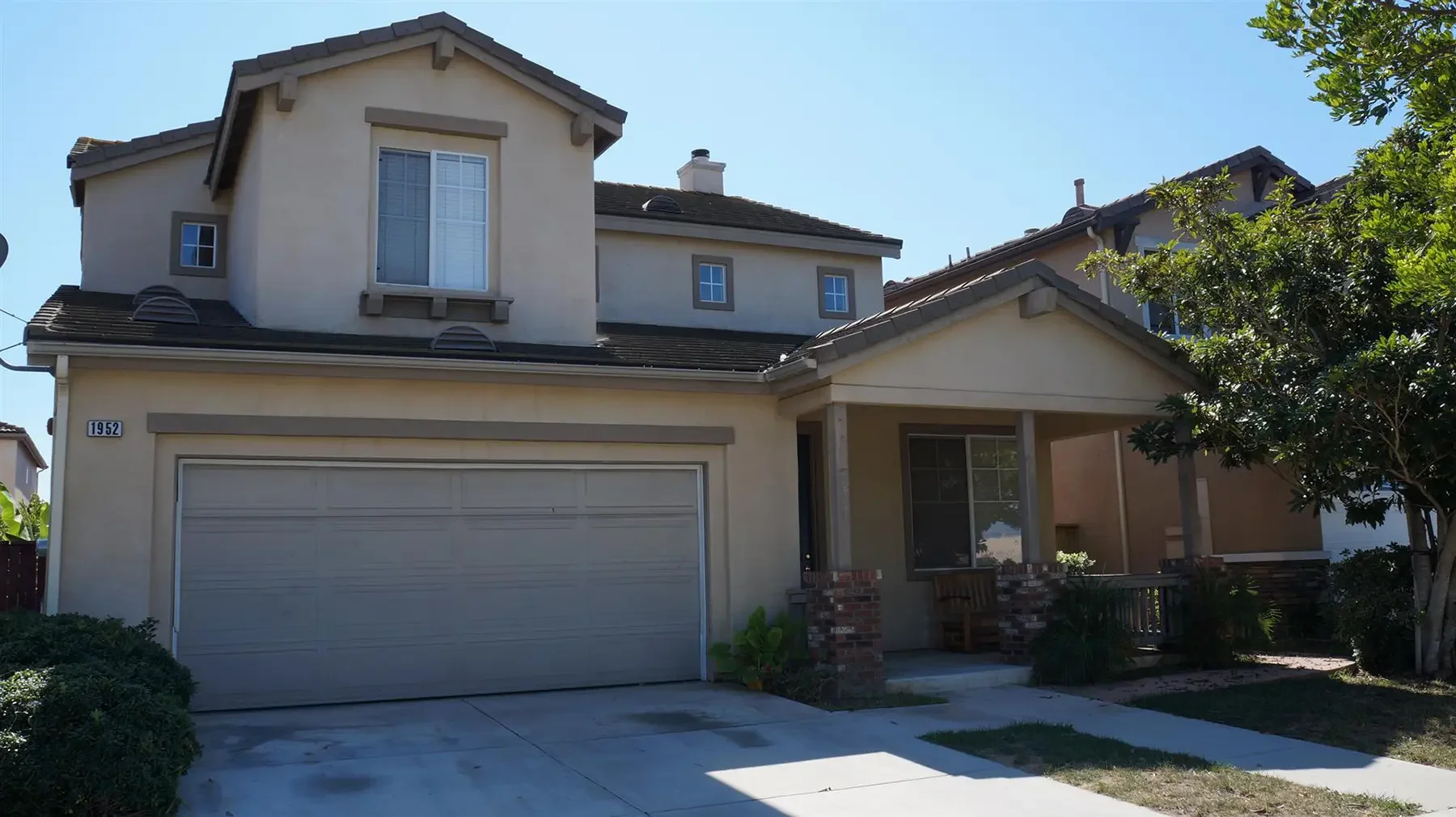 Exterior view of 1952 Socorro Way in Oxnard, CA.