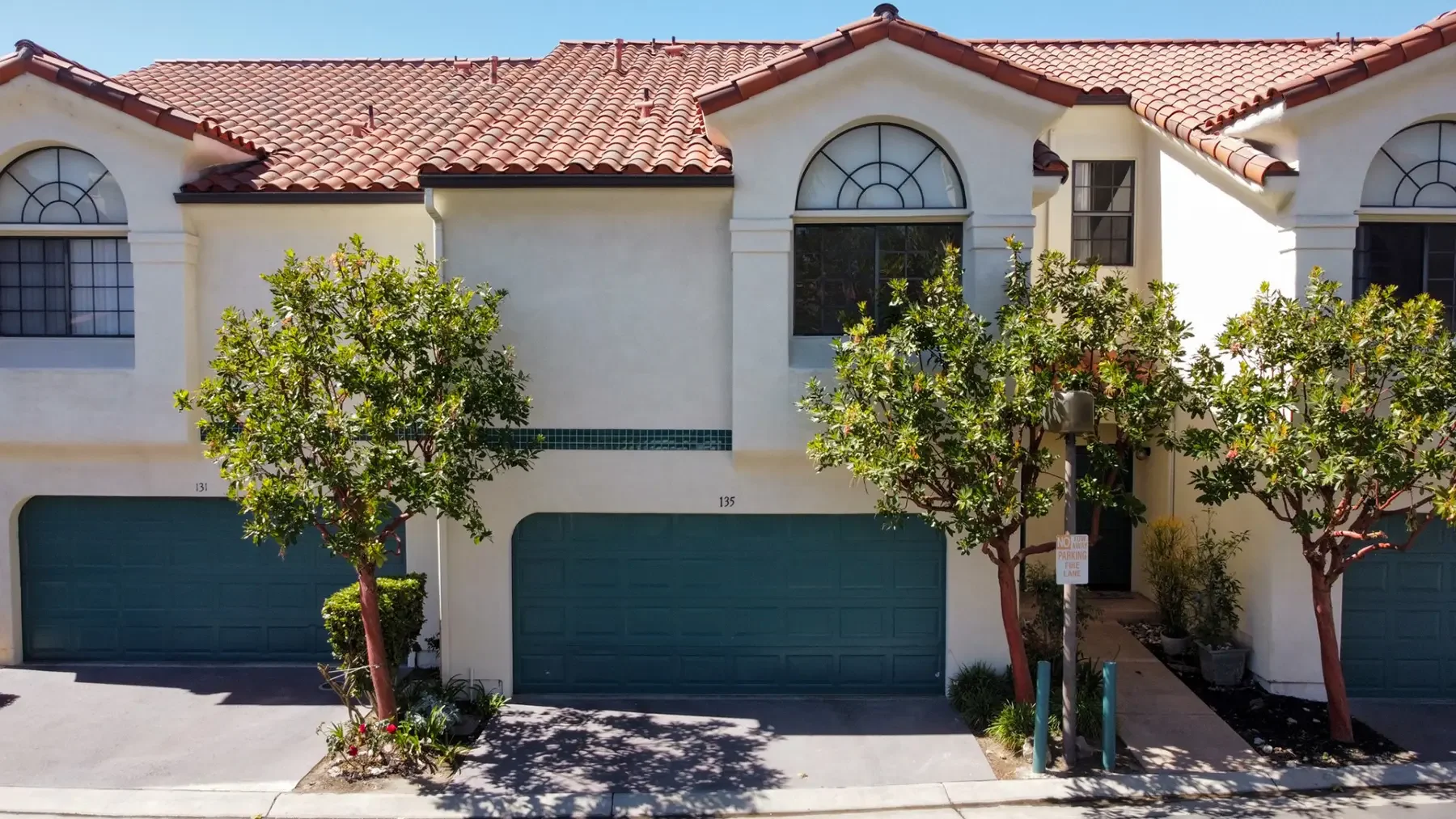 Exterior view of 135 Courtyard Drive in Port Hueneme, CA.